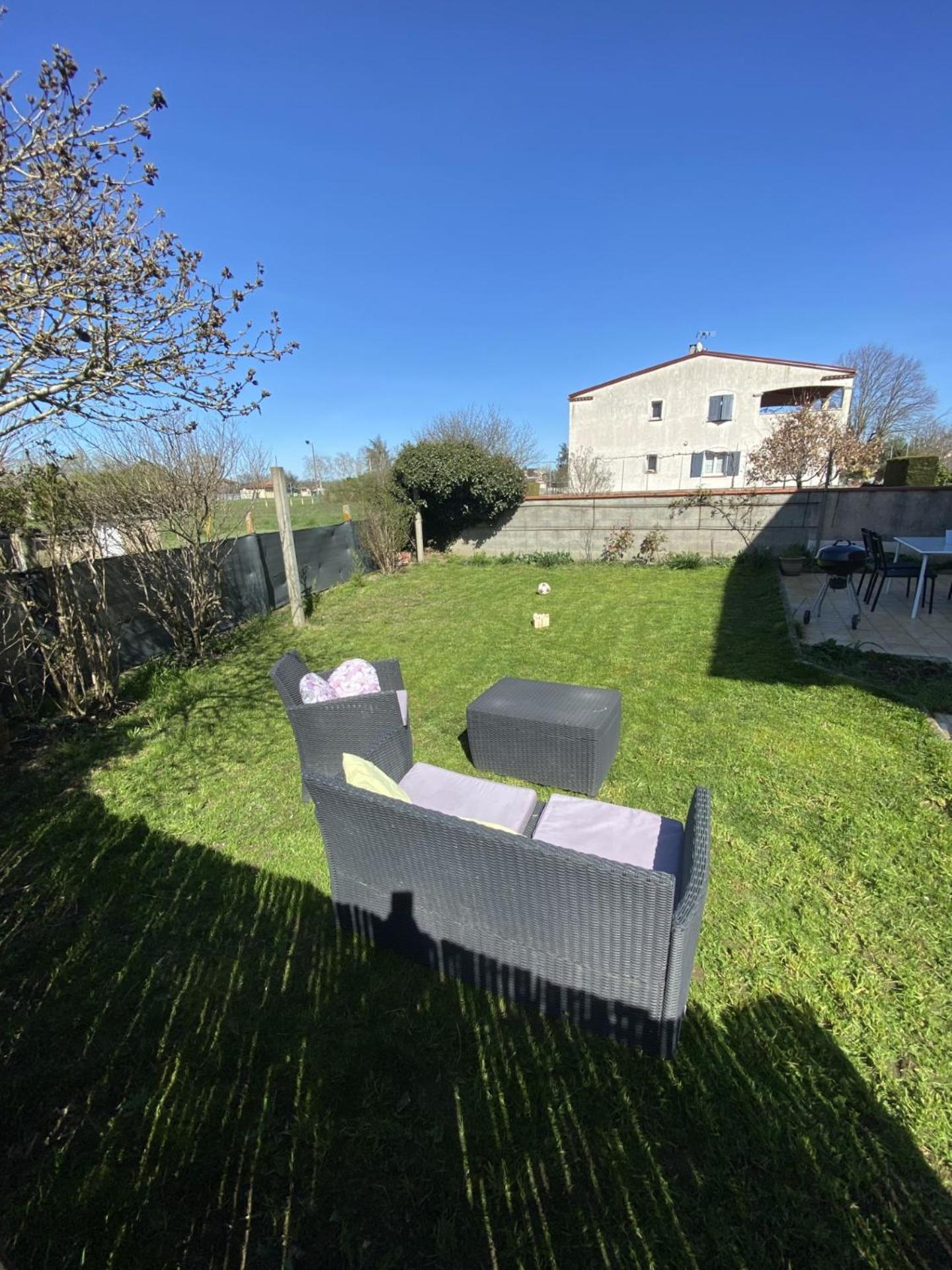 Appartement Tout Equipe 2 Chambres + Jardin Saix  Eksteriør billede