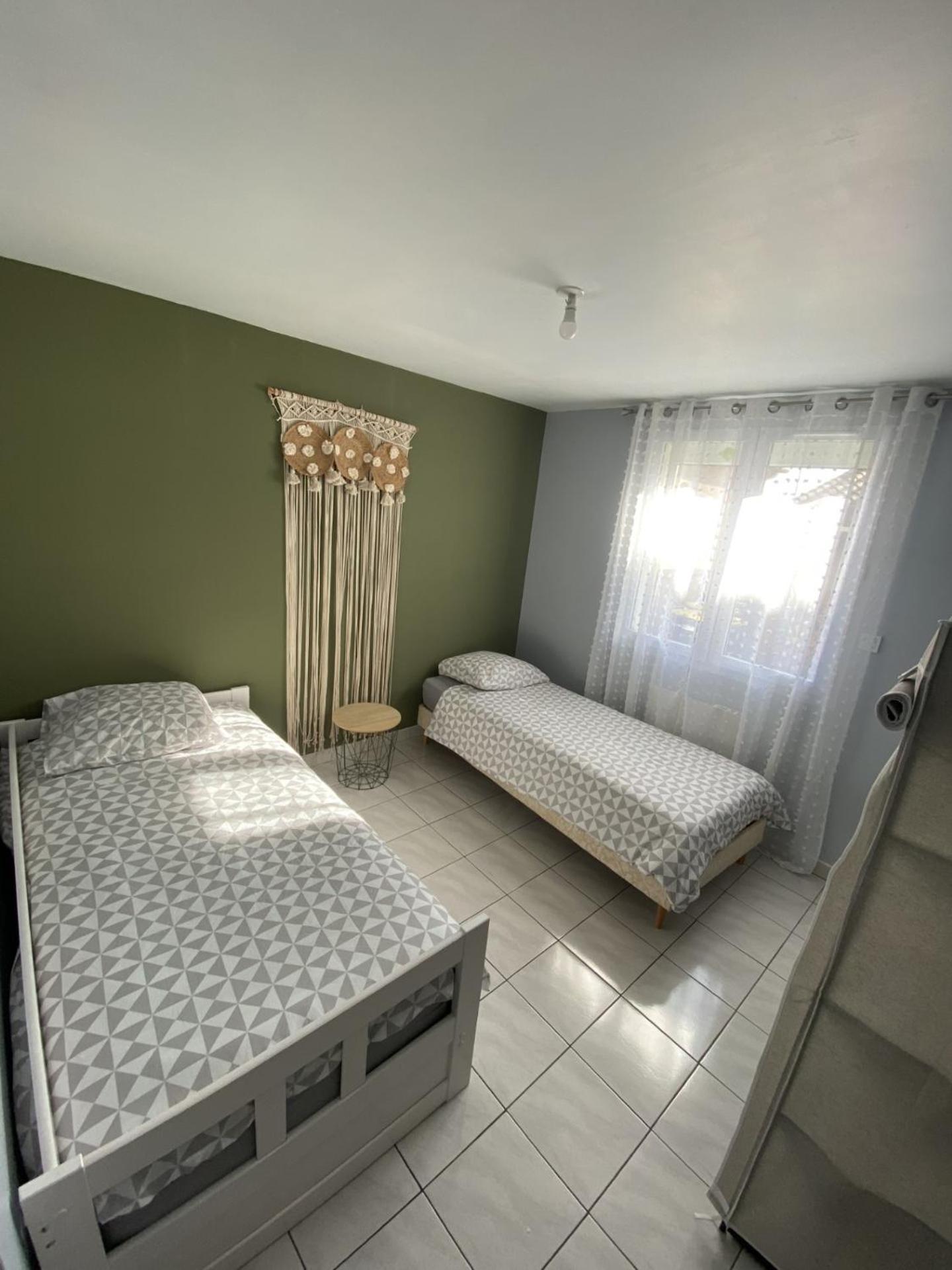 Appartement Tout Equipe 2 Chambres + Jardin Saix  Eksteriør billede